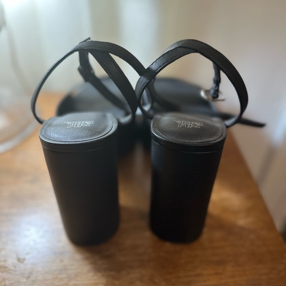 NWT Platform sandals - Picture 3 of 4